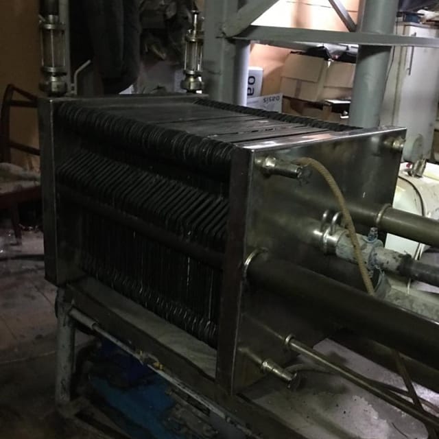 Фильтр-пресс, пластины 40х40, ручной прижим.