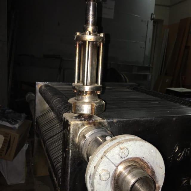 Фильтр-пресс, пластины 40х40, ручной прижим.