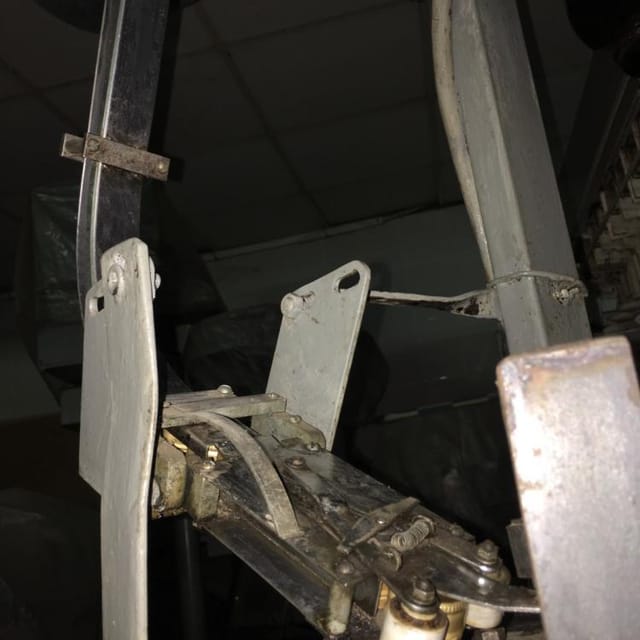 Автоматическая укупорочная машина  Д9-ВАУ