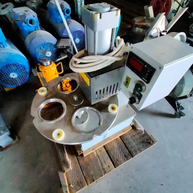 Запайщик стаканчиков ПОЛУР 250 е.1912