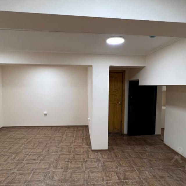 Помещение свободного назначения 35 м2 на  Дербеневке.