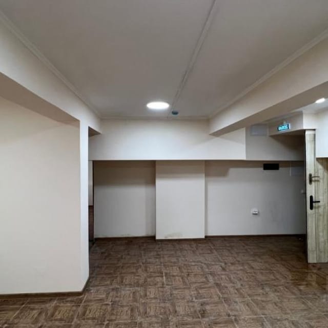 Помещение свободного назначения 35 м2 на  Дербеневке.