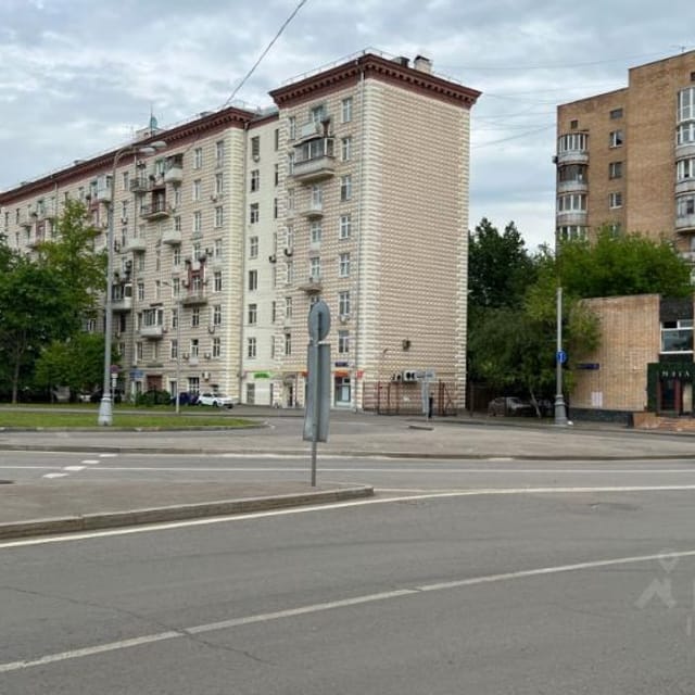 Помещение свободного назначения 35 м2 на  Дербеневке.