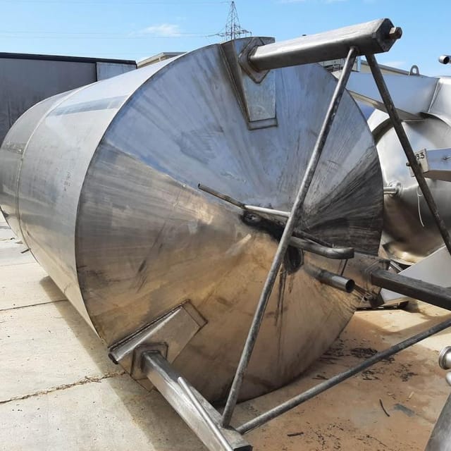 Емкость 12м3 нержавейка вертикальная е.1056