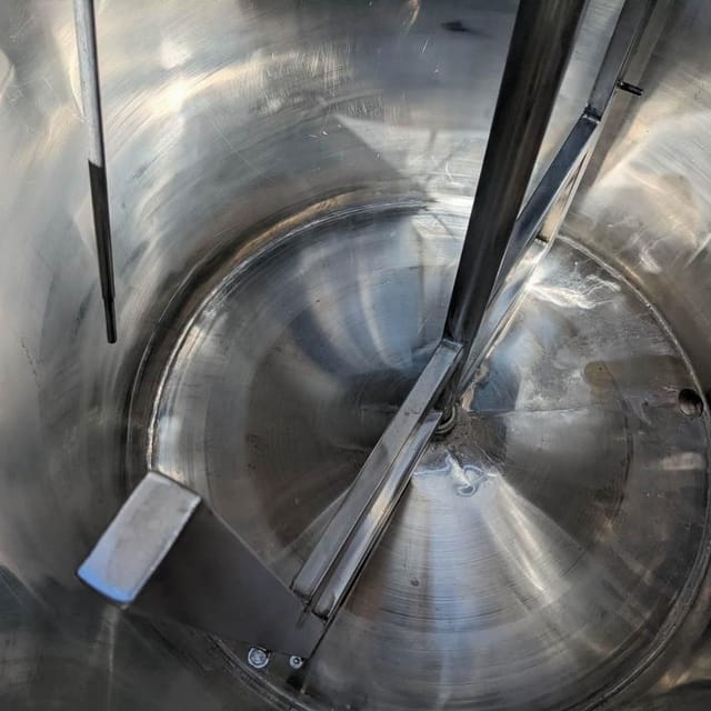 Емкость 0,7м3 нержавейка,с рубашкой и мешалкой е.989