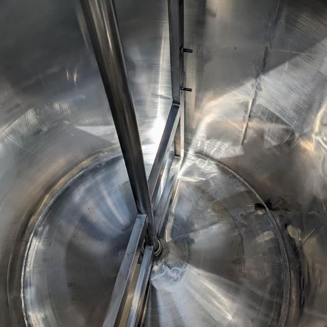 Емкость 0,7м3 нержавейка,с рубашкой и мешалкой е.989