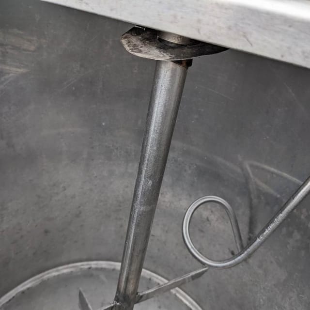 Емкость 120л нержавейка с рубашкой и мешалкой е.1932