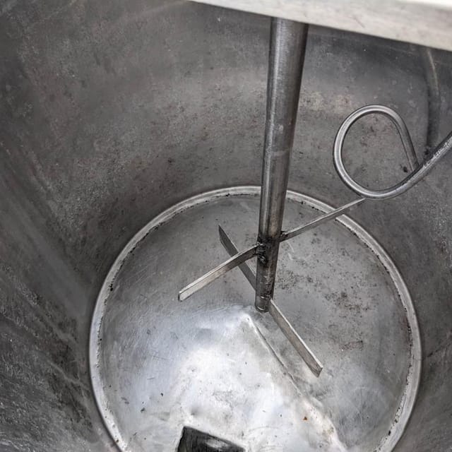 Емкость 120л нержавейка с рубашкой и мешалкой е.1932