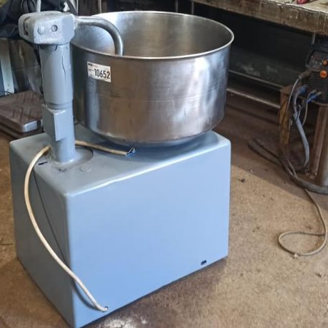 Тестомес с чашей 40л инв.10652