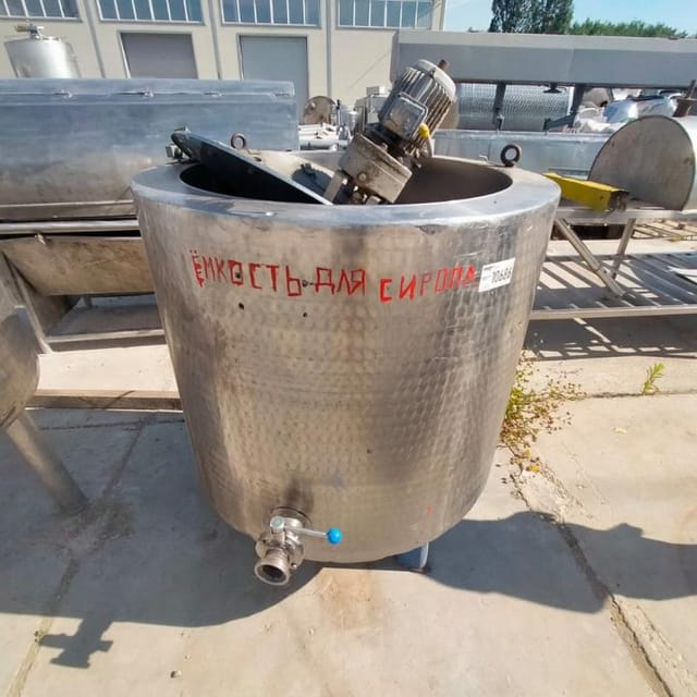 Емкость 350л с рубашкой и мешалкой инв.10686