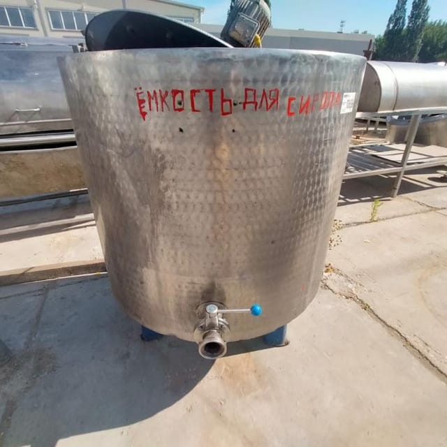 Емкость 350л с рубашкой и мешалкой инв.10686