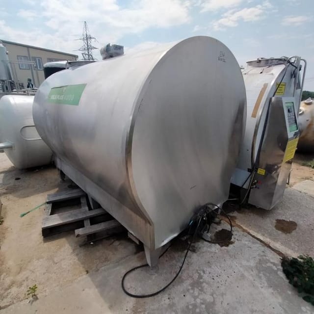 Танк охладитель Милк плюс 4000 без холодильной установки.