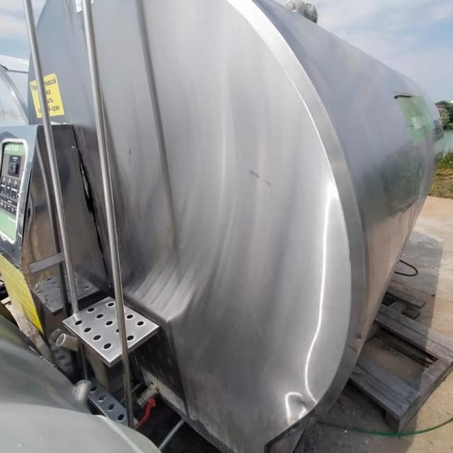 Танк охладитель Милк плюс 4000 без холодильной установки.