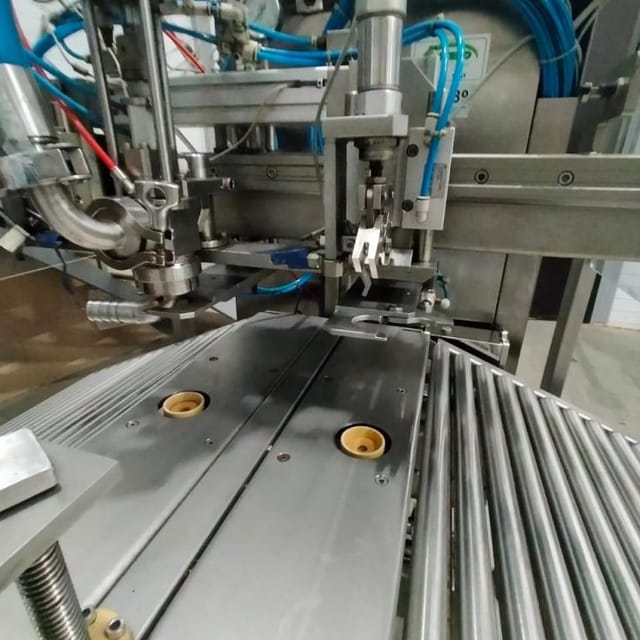 Полуавтоматическая машина розлива ASPERO Speedy BF1