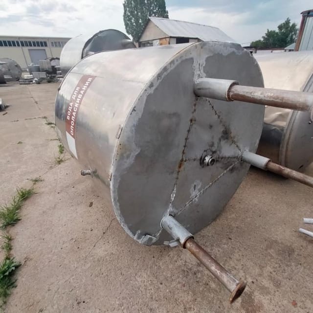 Емкость 2000л инв.7082