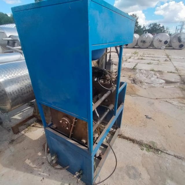 Выдувная машина со станцией разогрева ПАВ 600 УТ 16 Атм инв.7526