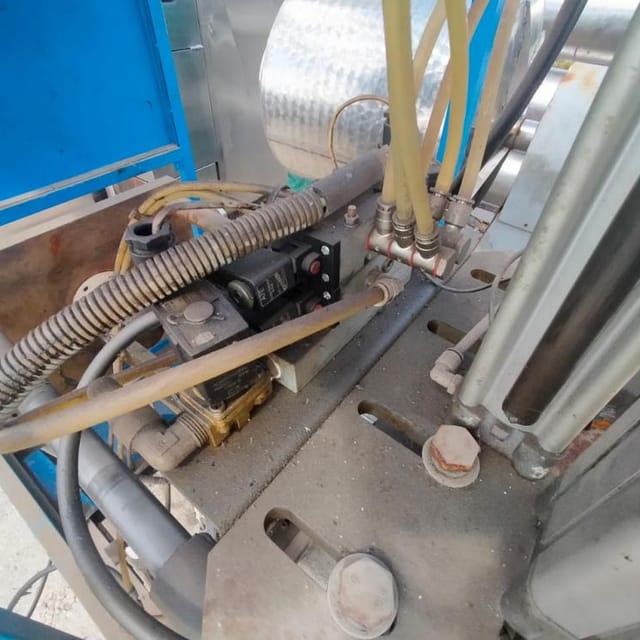 Выдувная машина со станцией разогрева ПАВ 600 УТ 16 Атм инв.7526