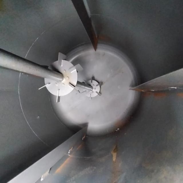 Реактор стальной 6000л е.2014