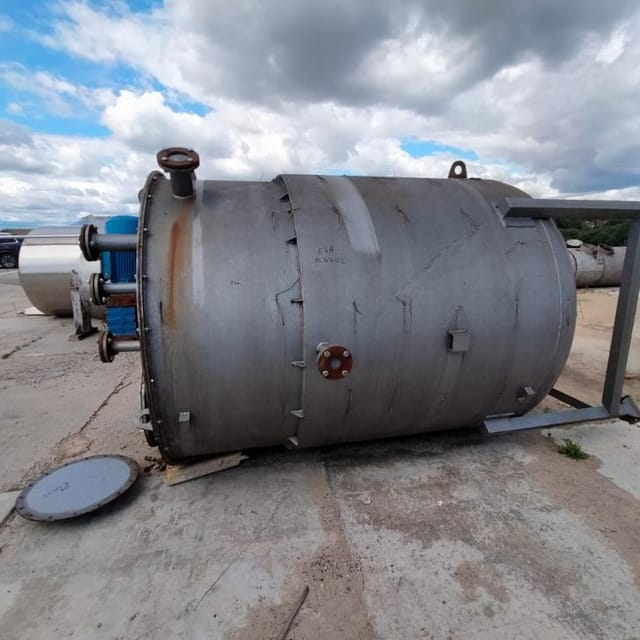 Реактор стальной 6000л е.2014