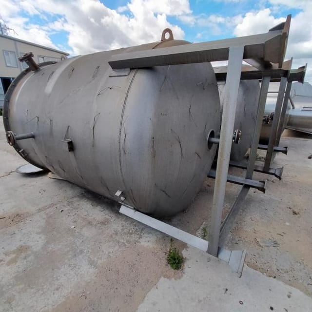 Реактор стальной 6000л е.2014