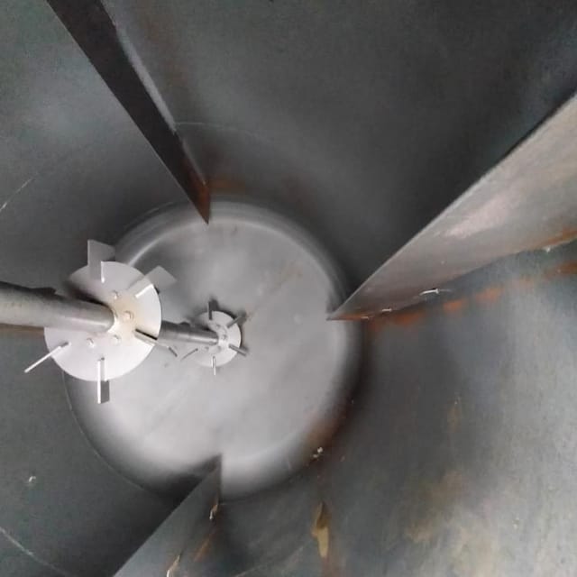 Реактор стальной 6000л е.2014