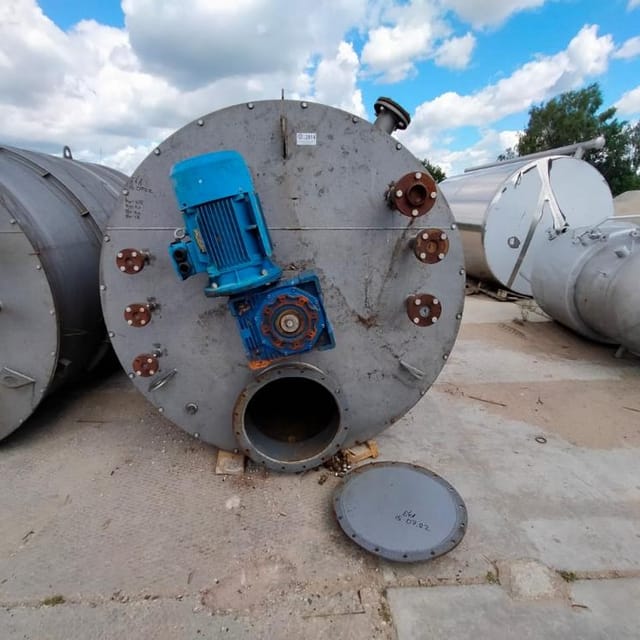 Реактор стальной 6000л е.2014