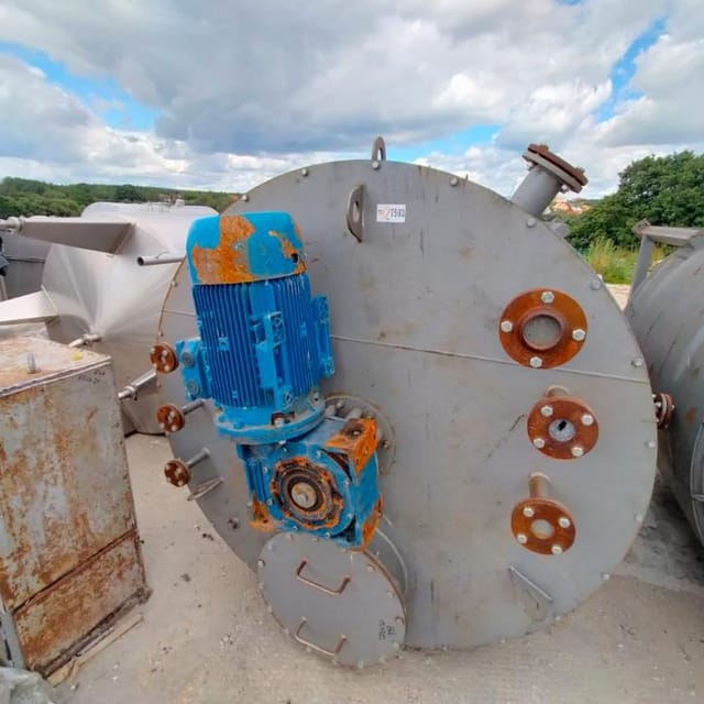 Реактор стальной 6000л е.2015