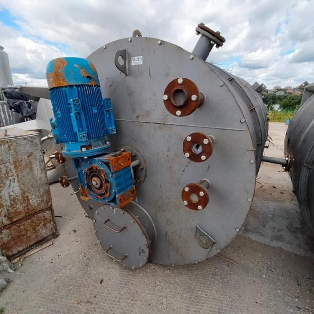 Реактор стальной 6000л е.2015