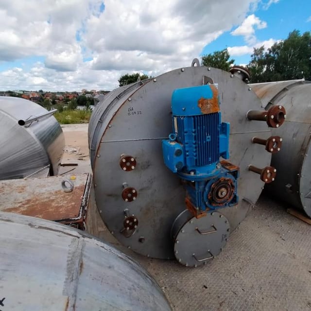 Реактор стальной 6000л е.2015