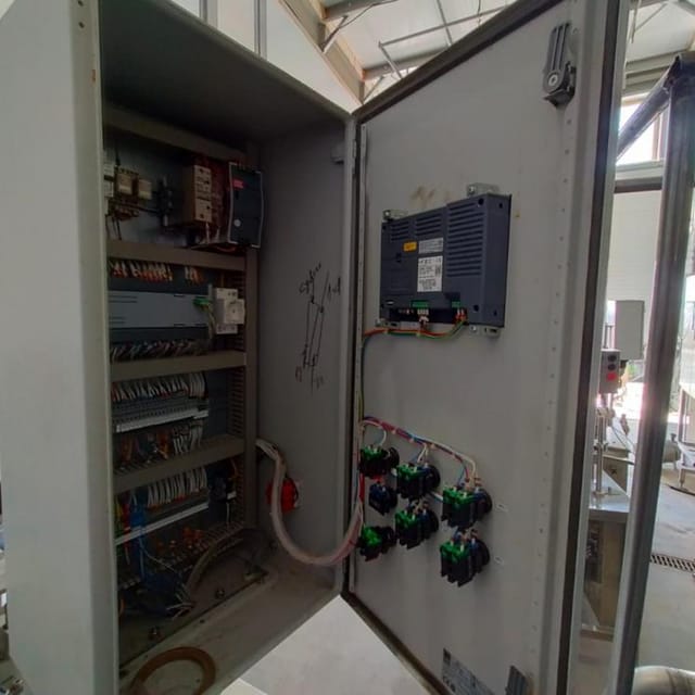 Фасовщик  жидких и густых продуктов в пакеты Дойпак е.2002