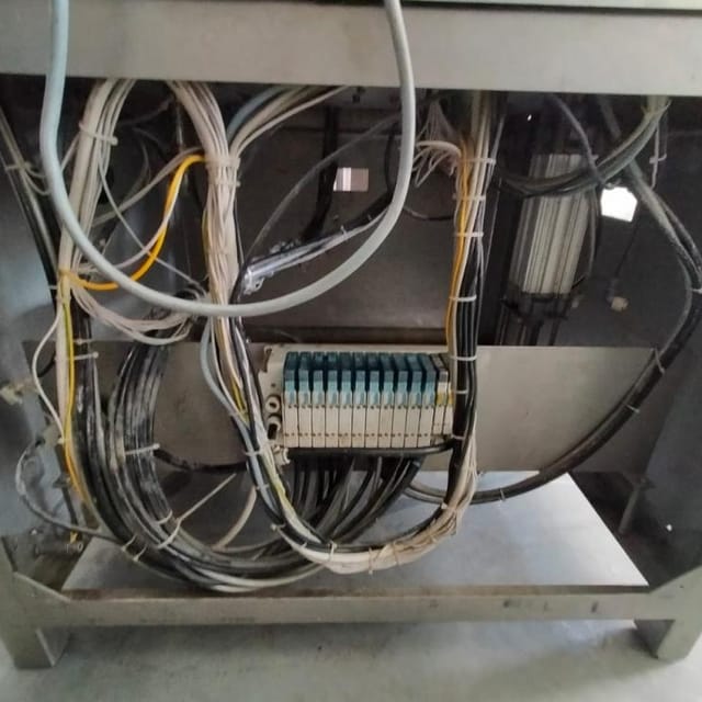 Фасовщик  жидких и густых продуктов в пакеты Дойпак е.2002