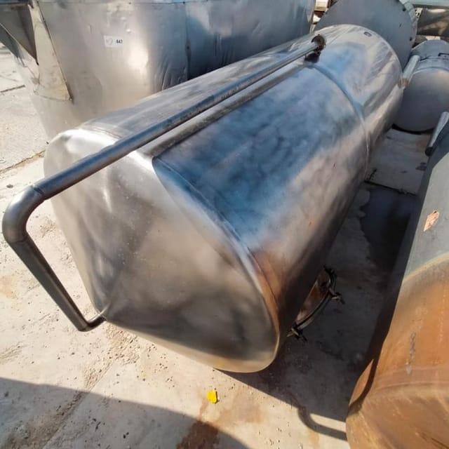 Емкости 1200л с конусом инв.7549