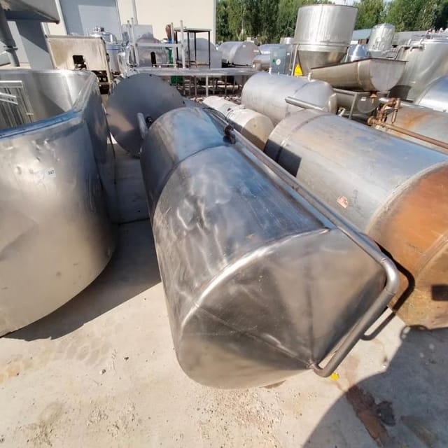 Емкости 1200л с конусом инв.7549