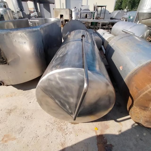 Емкости 1200л с конусом инв.7549