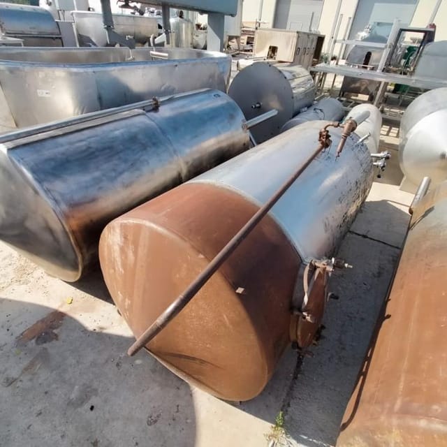 Емкость с конусом 1200л инв.7599