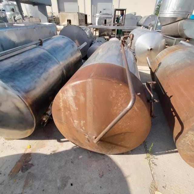 Емкость с конусом 1200л инв.7599