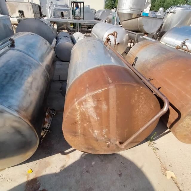 Емкость с конусом 1200л инв.7599