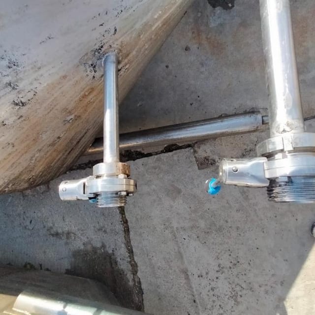 Емкость с конусом 1200л инв.7599