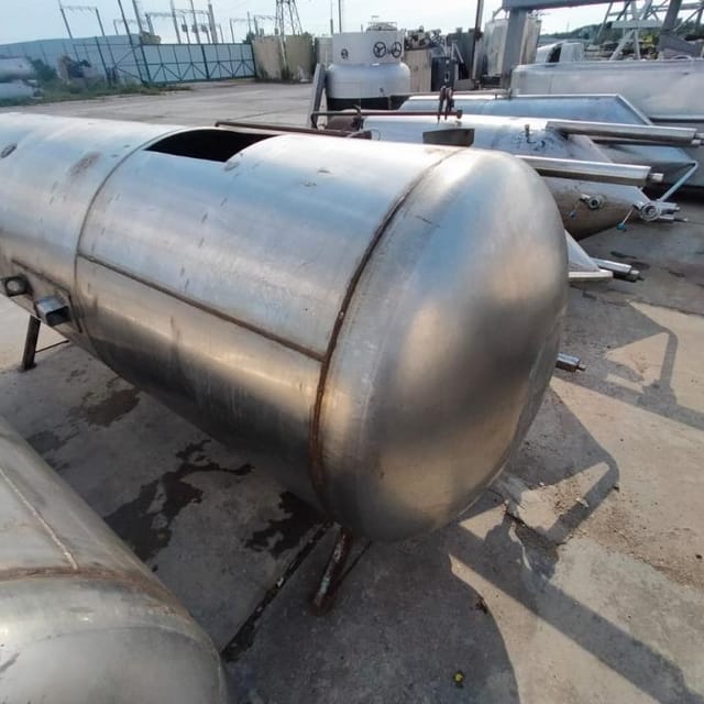 Емкость горизонтальная 1,8куб.м инв.7464