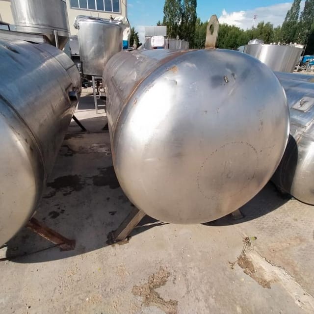 Емкость горизонтальная 2,5 куб.м инв.7463