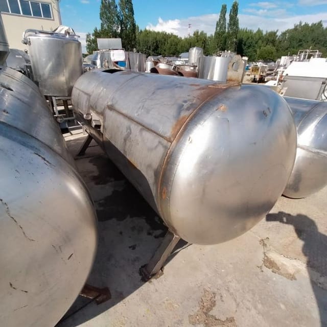 Емкость горизонтальная 2,5 куб.м инв.7463