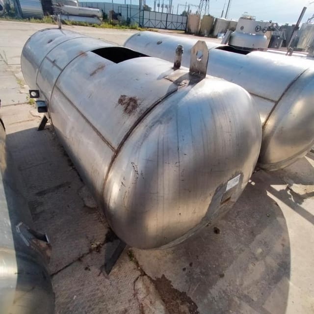 Емкость горизонтальная 2,5 куб.м инв.7463