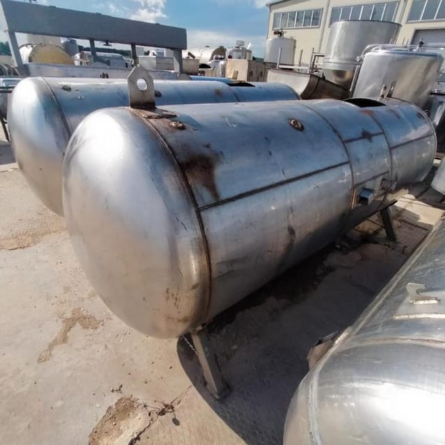 Емкость горизонтальная 2,5 куб.м инв.7463