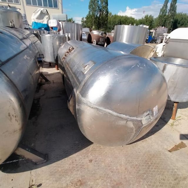 Емкость 1800л инв.7427