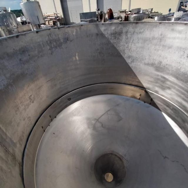 Емкость конус 700л инв.7254