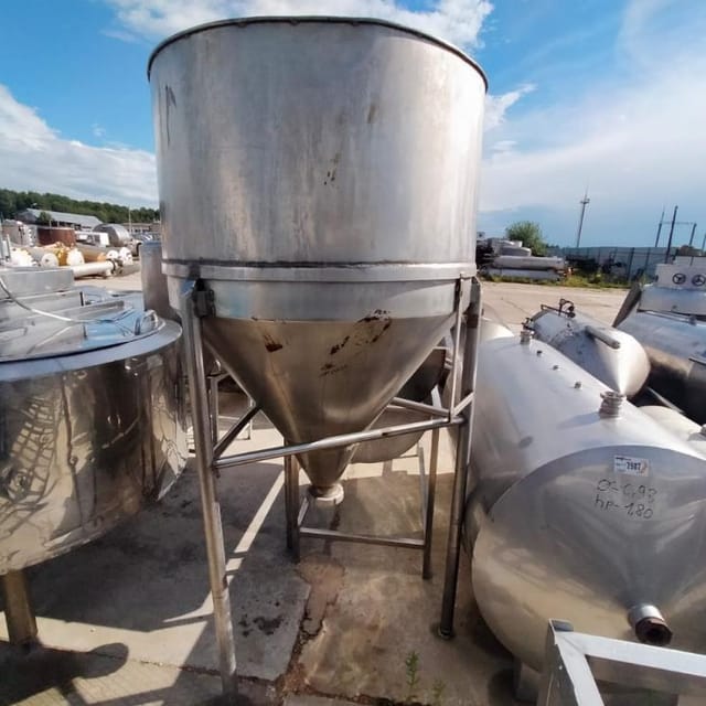 Емкость конус 700л инв.7254