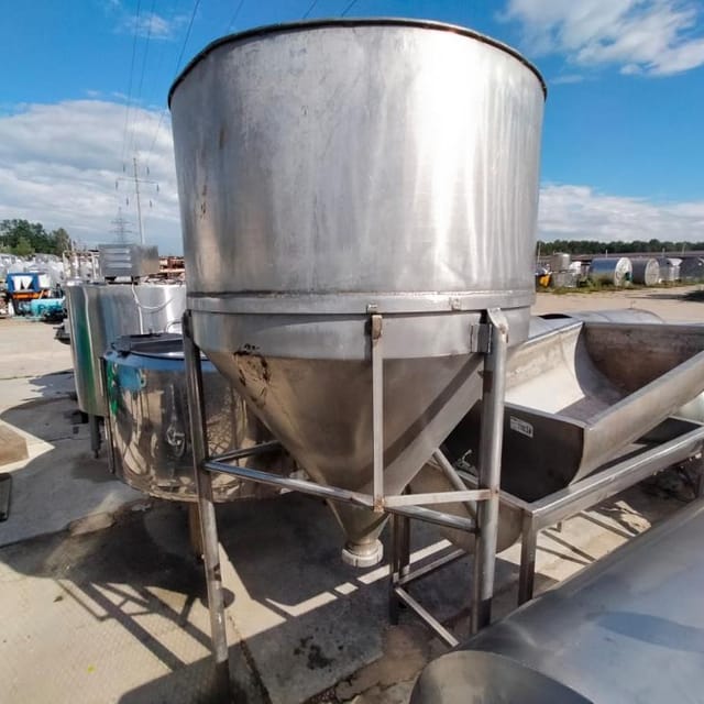 Емкость конус 700л инв.7254