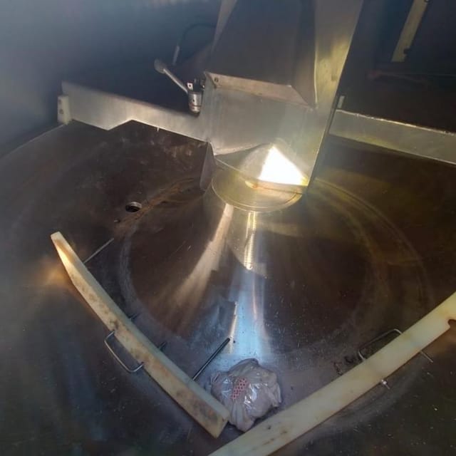 Куттер вакуумный Laska 200л инв.8672