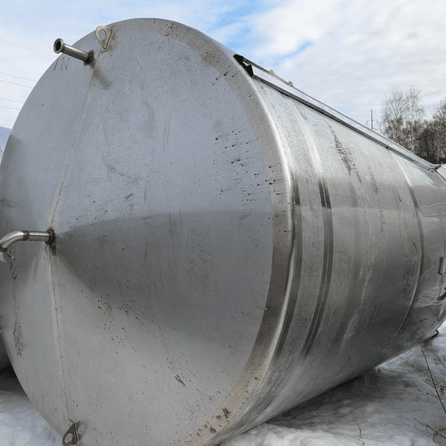 Емкость 15куб.м с боковым люком е.1817