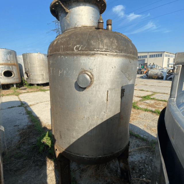 Емкость толстостенная 1000л инв.10779